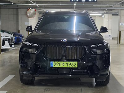 2025 BMW X7 照片 2
