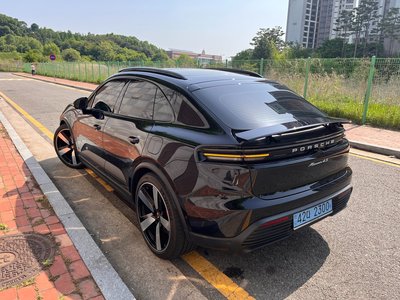 PORSCHE MACAN - 3