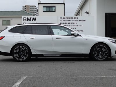 BMW 5 SERIES TOURING 2025 thumbnail 9