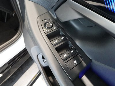 BMW 5 SERIES TOURING 2025 thumbnail 37