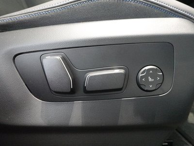 BMW 5 SERIES TOURING 2025 thumbnail 39