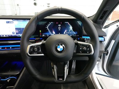 BMW 5 SERIES TOURING 2025 thumbnail 41