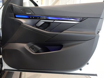 BMW 5 SERIES TOURING 2025 thumbnail 34