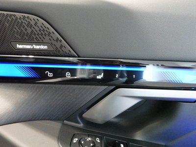 BMW 5 SERIES TOURING 2025 thumbnail 36