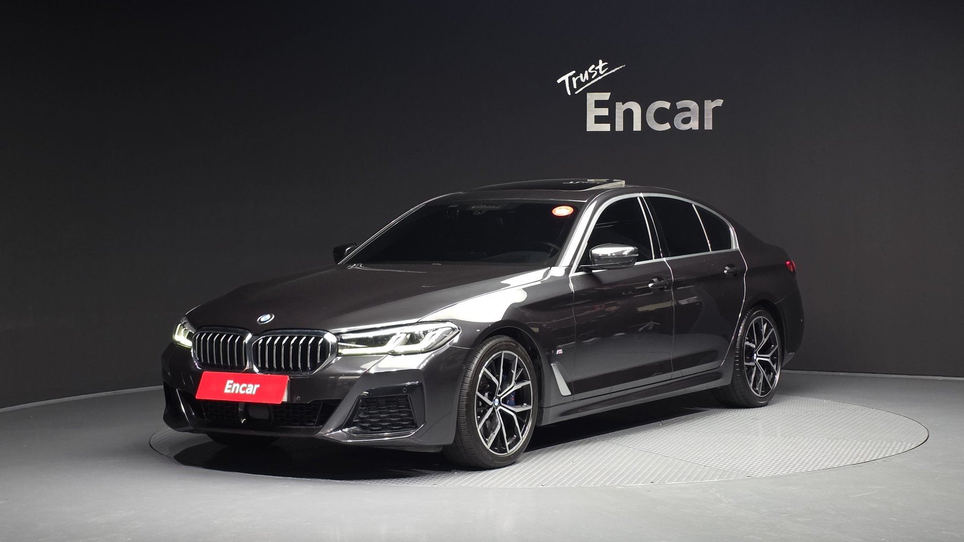 BMW 5 SERIES - View 1