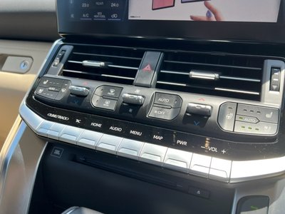 2023 Toyota LAND CRUISER 300 缩略图 24