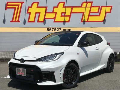 TOYOTA YARIS - 1