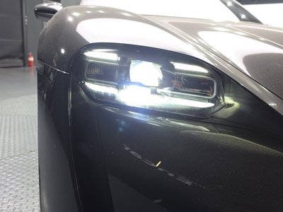 صورة 9 لـ 2022 Porsche TAYCAN