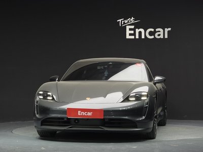صورة 2 لـ 2022 Porsche TAYCAN