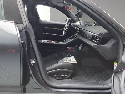 2022 Porsche TAYCAN 缩略图 16