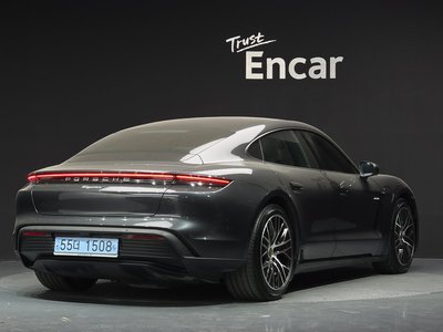 صورة 3 لـ 2022 Porsche TAYCAN