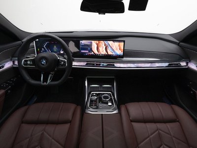 صورة 4 لـ 2025 BMW 7 SERIES