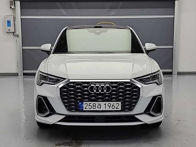 AUDI Q3 - 1