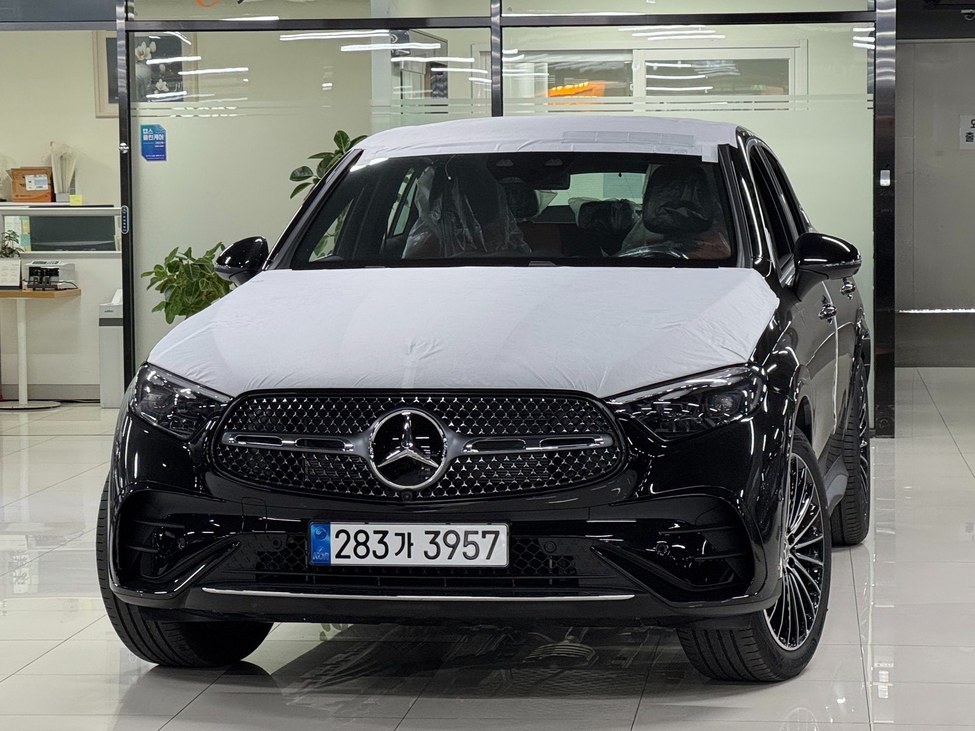 MERCEDES-BENZ GLC - View 1