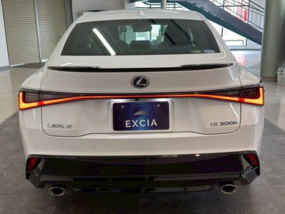 LEXUS IS - 9