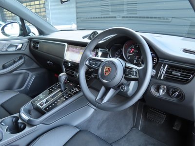 2026 Porsche MACAN — миниатюра 12