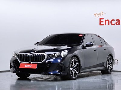 صورة 1 لـ 2025 BMW 5 SERIES