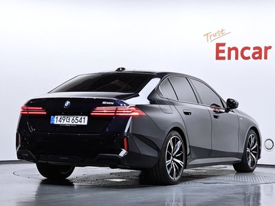 صورة 4 لـ 2025 BMW 5 SERIES