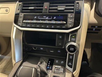 TOYOTA LAND CRUISER 300 - 7