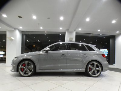 صورة مصغرة 19 لـ 2018 AUDI RS3 SPORTBACK