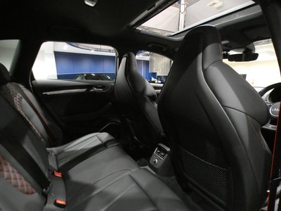 صورة مصغرة 30 لـ 2018 AUDI RS3 SPORTBACK