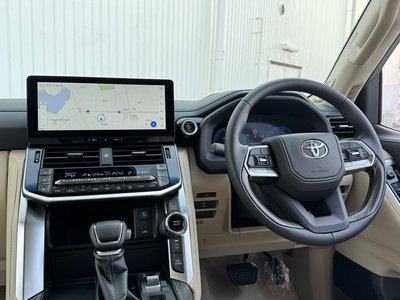 2025 Toyota LAND CRUISER 300 — фото 4