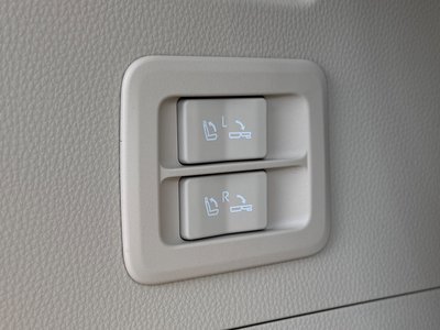 صورة مصغرة 68 لـ 2025 Toyota LAND CRUISER 300