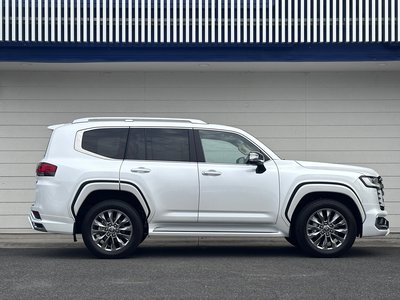 صورة مصغرة 20 لـ 2025 Toyota LAND CRUISER 300