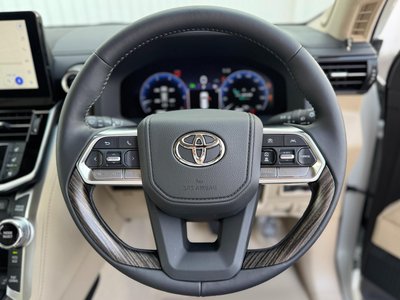 صورة مصغرة 36 لـ 2025 Toyota LAND CRUISER 300