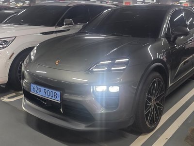 PORSCHE MACAN - 2
