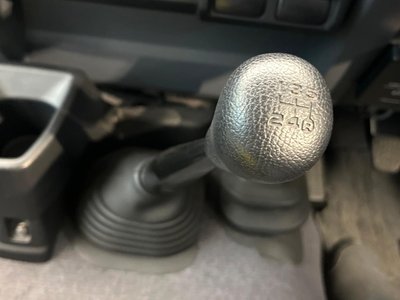 TOYOTA LAND CRUISER 70 - 4