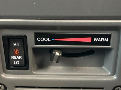 TOYOTA LAND CRUISER 70 - 6