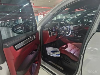 PORSCHE CAYENNE - 3