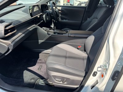 2025 Toyota CROWN CROSSOVER — фото 12