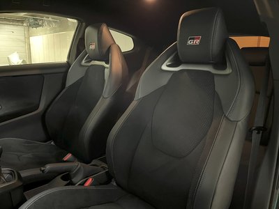 TOYOTA GR YARIS - 8