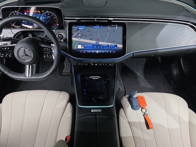 2025 Mercedes-BENZ E-CLASS photo 5
