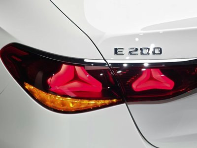 2025 Mercedes-BENZ E-CLASS photo 10