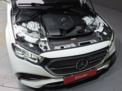 2025 Mercedes-BENZ E-CLASS photo 7