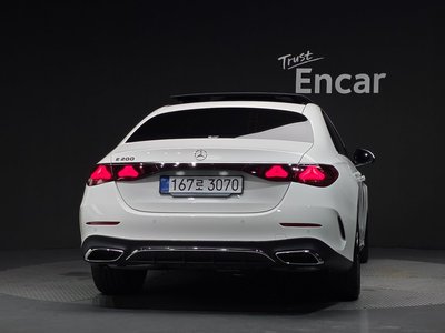 2025 Mercedes-BENZ E-CLASS photo 4
