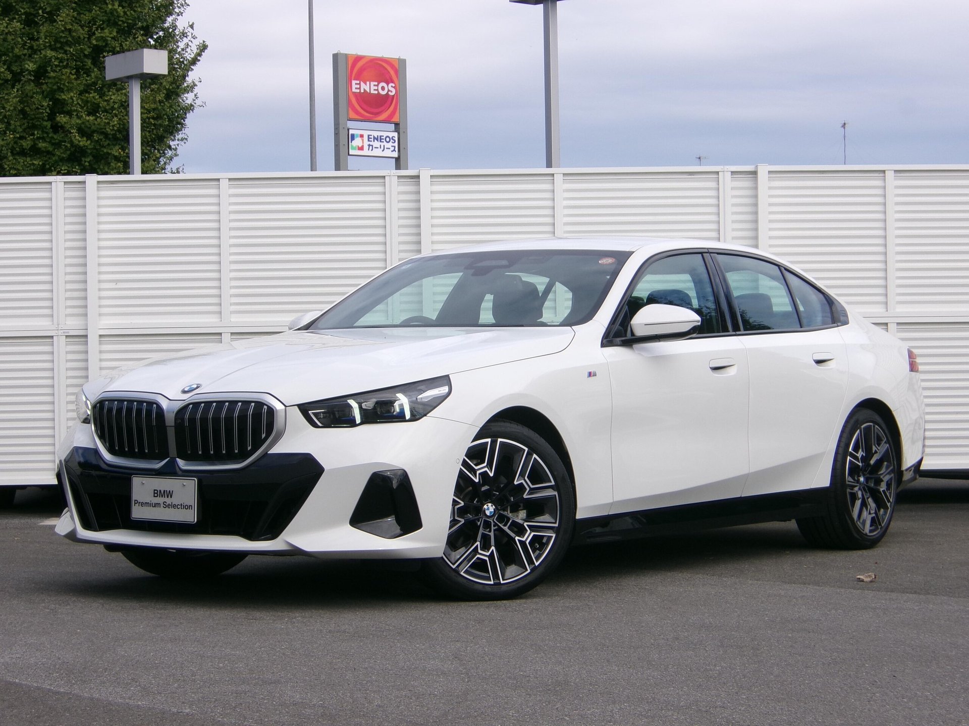 BMW 5 SERIES - View 1