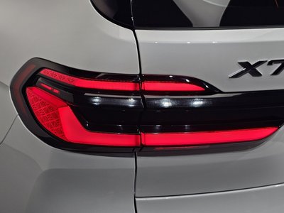 صورة 10 لـ 2025 BMW X7