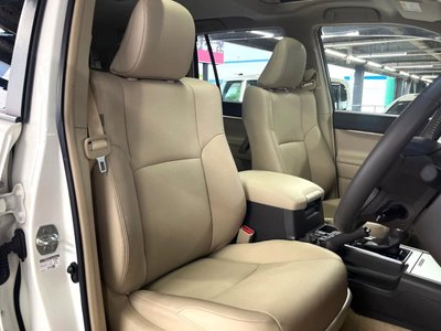 TOYOTA LAND CRUISER - 8