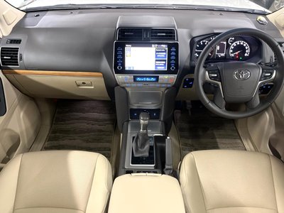 TOYOTA LAND CRUISER - 2