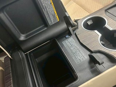 TOYOTA LAND CRUISER 300 - 7