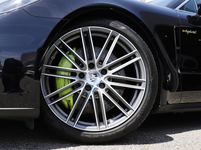 2018 Porsche PANAMERA — миниатюра 3