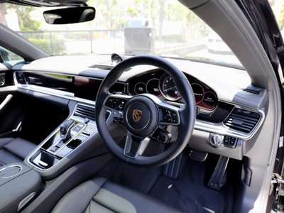 2018 Porsche PANAMERA — миниатюра 12