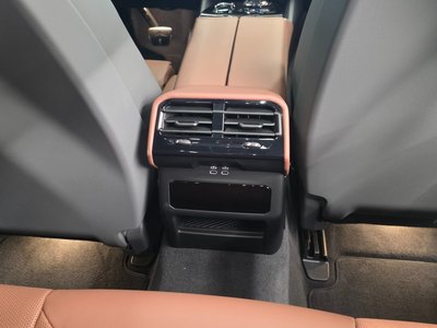 2025 BMW 5 SERIES — миниатюра 15