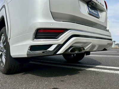 TOYOTA LAND CRUISER 300 - 6