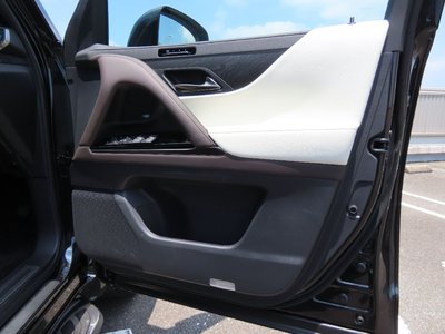 صورة مصغرة 30 لـ 2025 Lexus LX