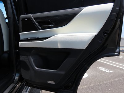 صورة مصغرة 32 لـ 2025 Lexus LX
